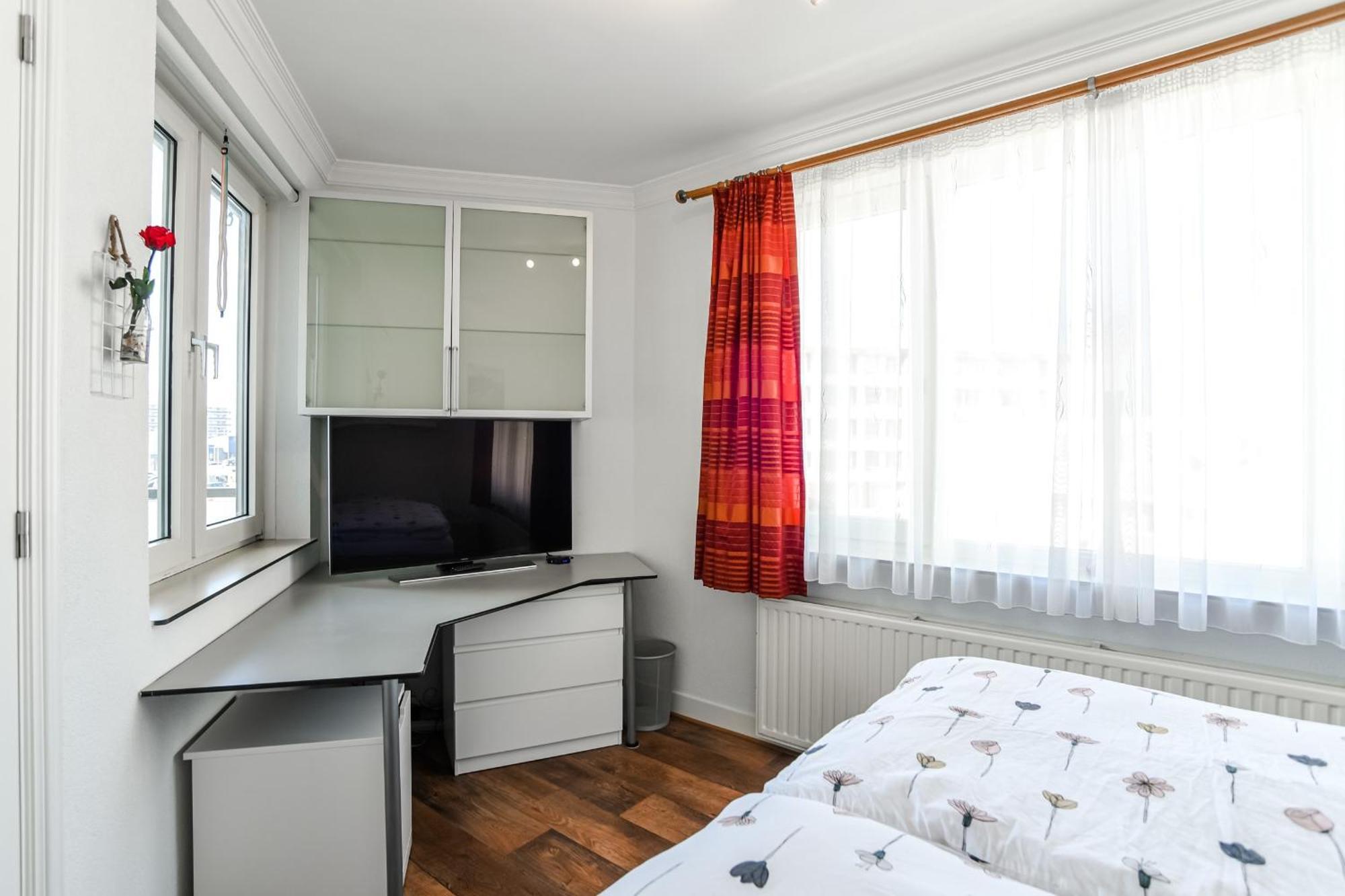 Studio Tara At The Beach With Private Parking Зандфорт Экстерьер фото