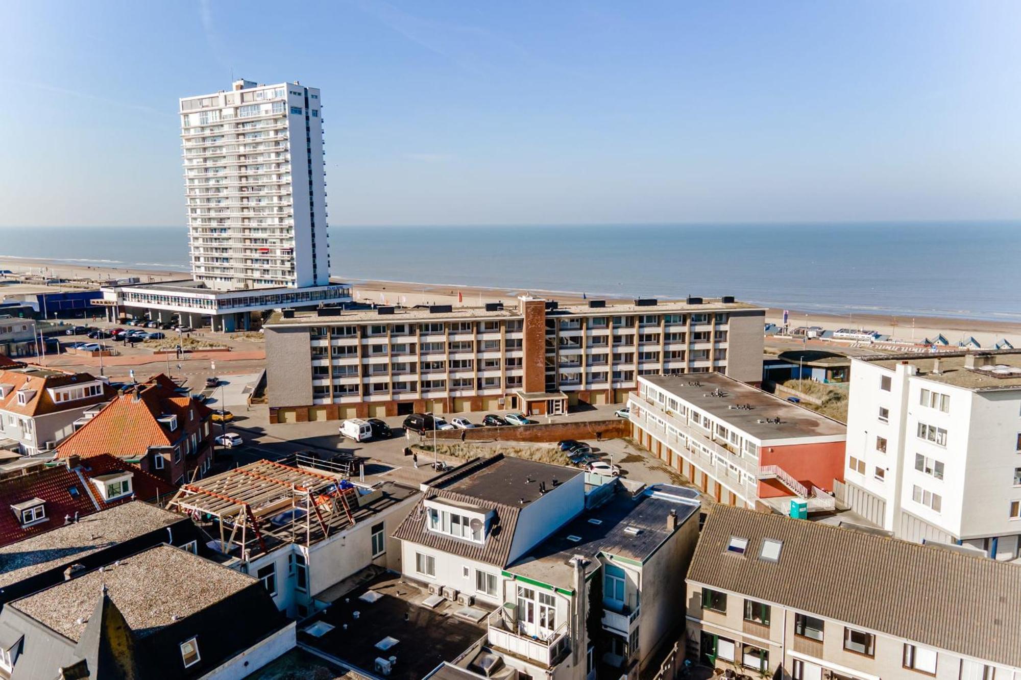 Studio Tara At The Beach With Private Parking Зандфорт Экстерьер фото